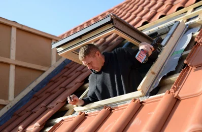 Pose de fenêtres de toit Velux à Rimplas